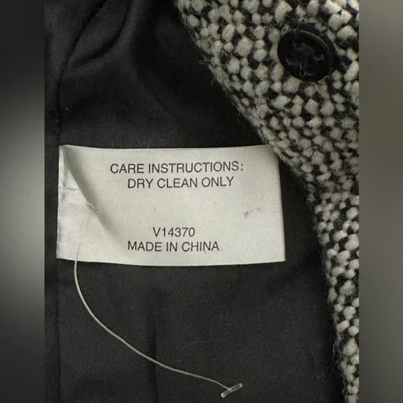 Gallery New York Belted Tweed Coat with Hood - Size L - Picture 10 of 10